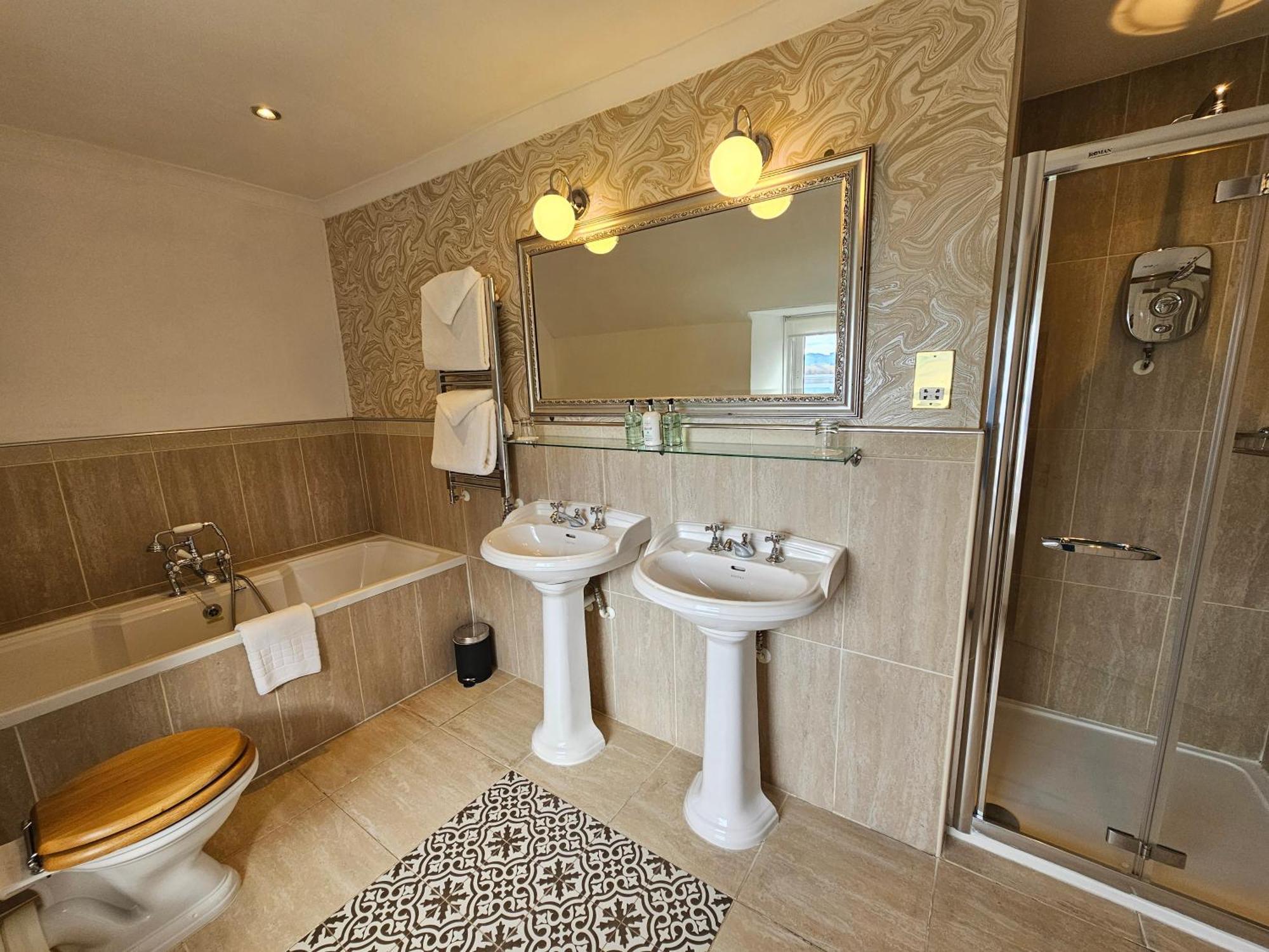 Taychreggan Hotel Portsonachan Bagian luar foto